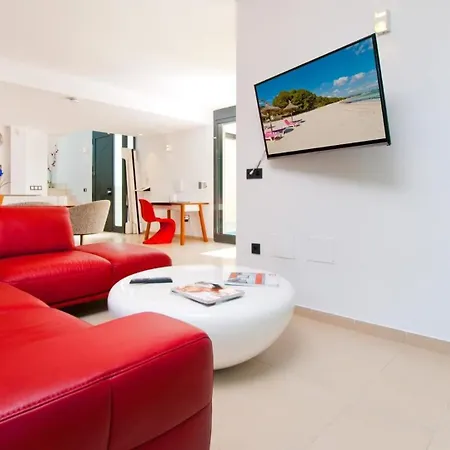 Mit Privatpool Fuer 6 Personen Ca 115 Qm In Puerto D'alcdia, Mallorca Nordkueste Von Mallorca
